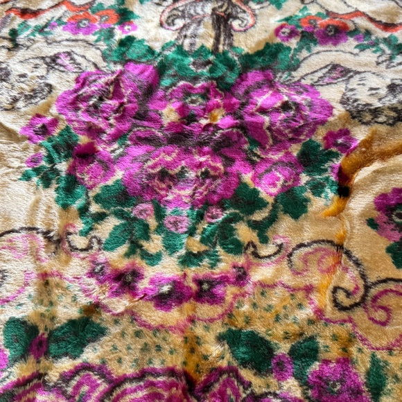 Vintage Mid Century Italian velvet wedding blanket, fringed, full size bed - Picture 4 of 10